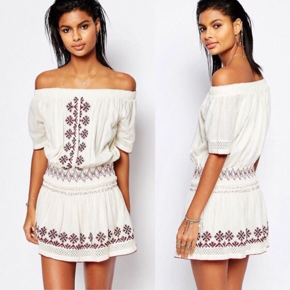 Tularosa Dresses & Skirts - TULAROSA Marietta Off Shoulder Embroidered Dress